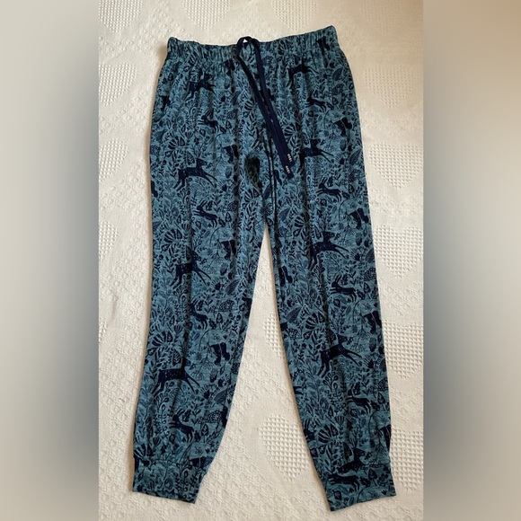 Izod Animal Print 2 Piece Pajama Set - Picture 5 of 14